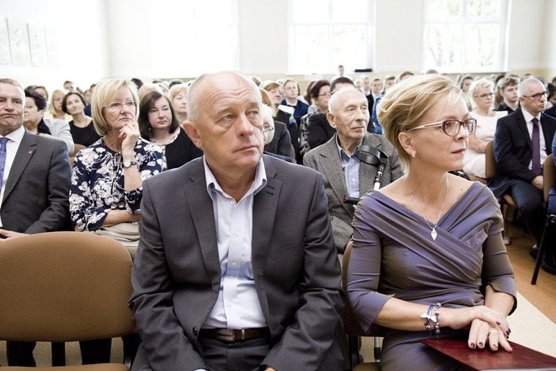 Prawdziwie akademickie liceum (zdjęcia)