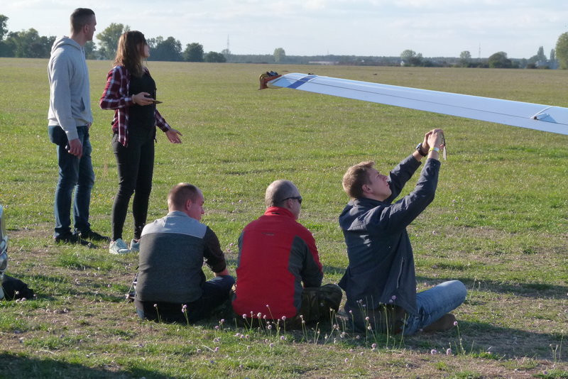 Sporo publiczności na Mini Pikniku Szybowcowym (zdjęcia)