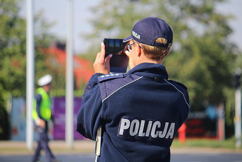 Zawadził o sygnalizację, która spadła na jezdnię (zdjęcia!)