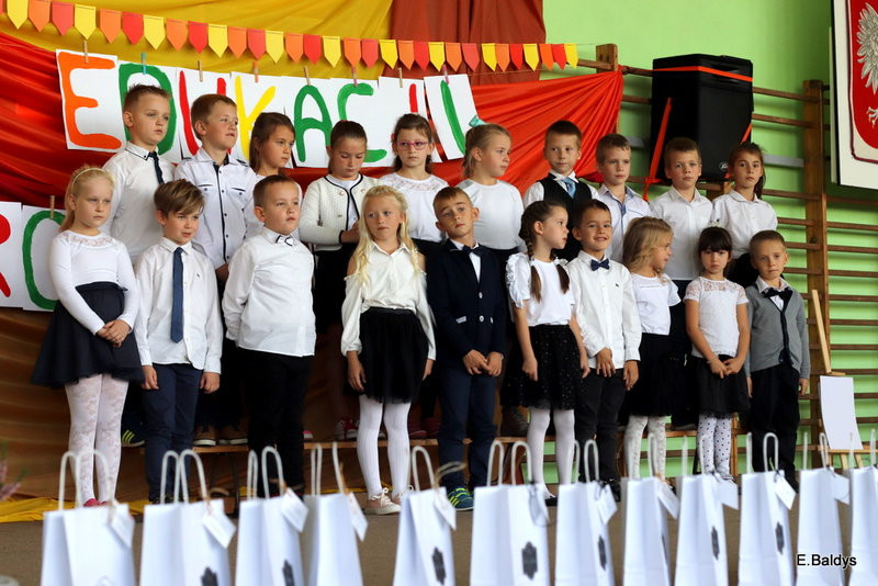 Dzień Nauczyciela w Osiecznej (zdjęcia)