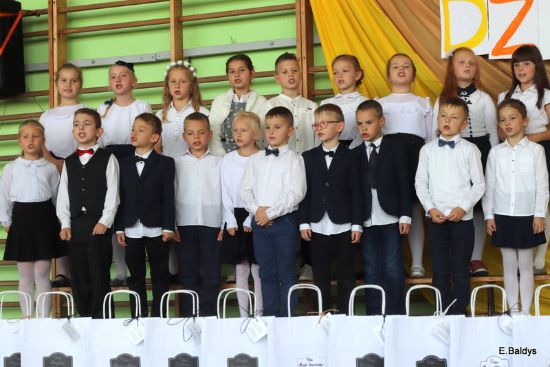 Dzień Nauczyciela w Osiecznej (zdjęcia)