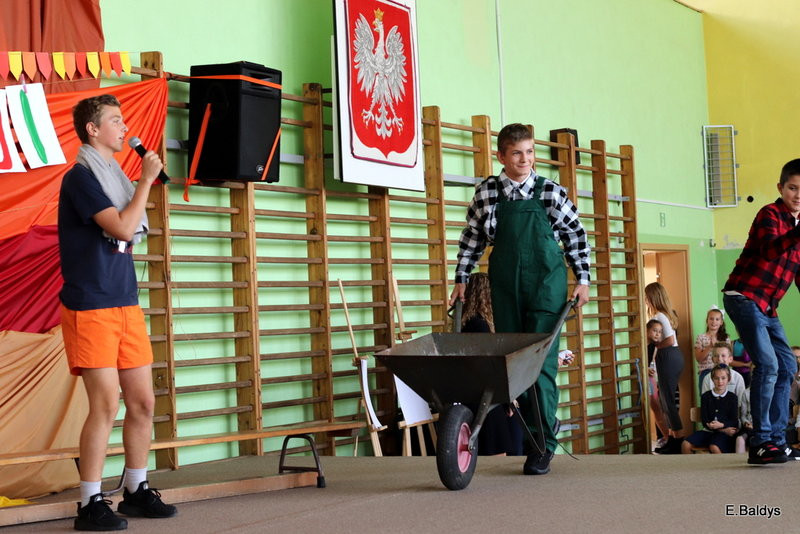 Dzień Nauczyciela w Osiecznej (zdjęcia)