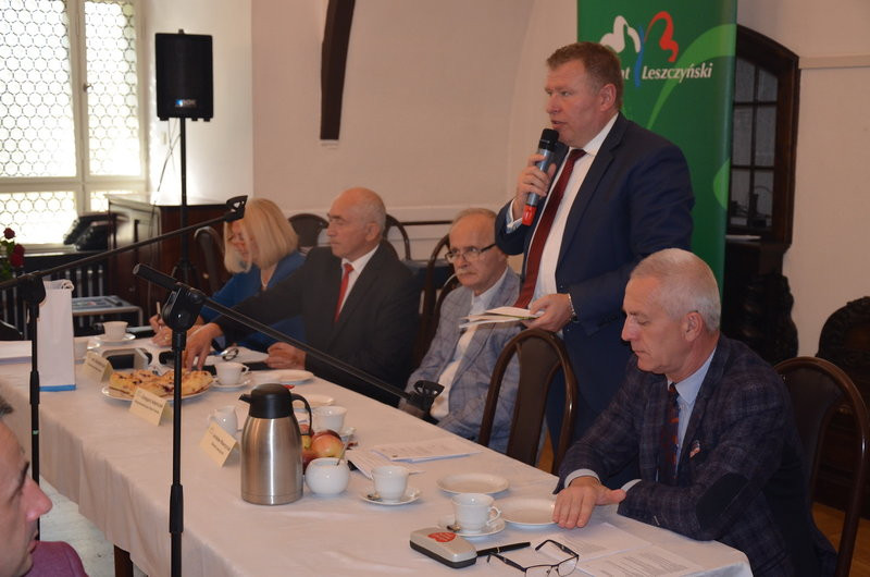 Tort i podziękowania na powiatowej sesji (zdjęcia)