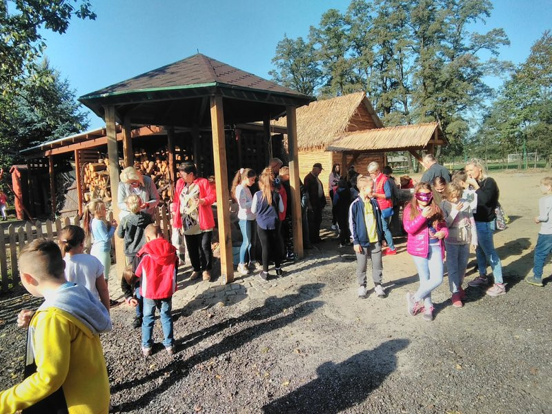 Pyry z ogniska przed izbą tradycji