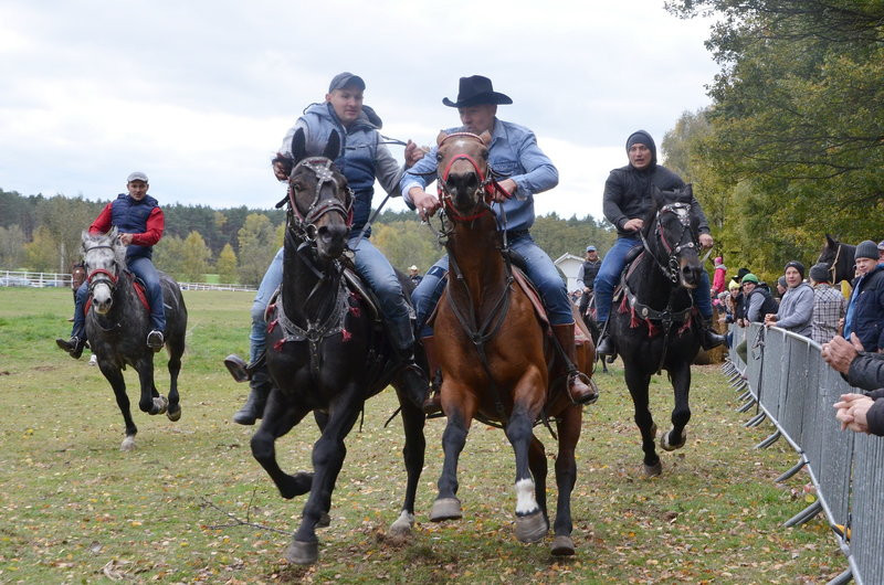 Hula hop na bukówieckim Hubertusie (zdjęcia)
