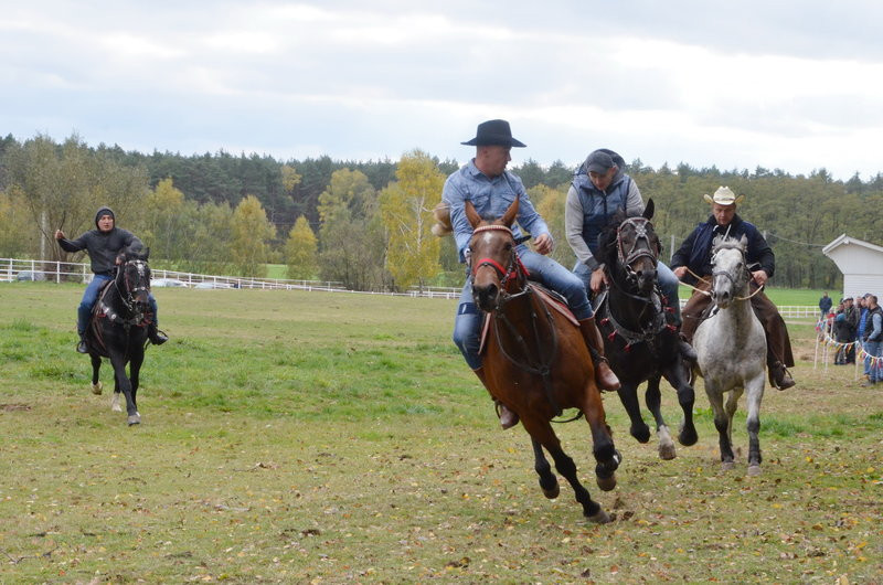 Hula hop na bukówieckim Hubertusie (zdjęcia)