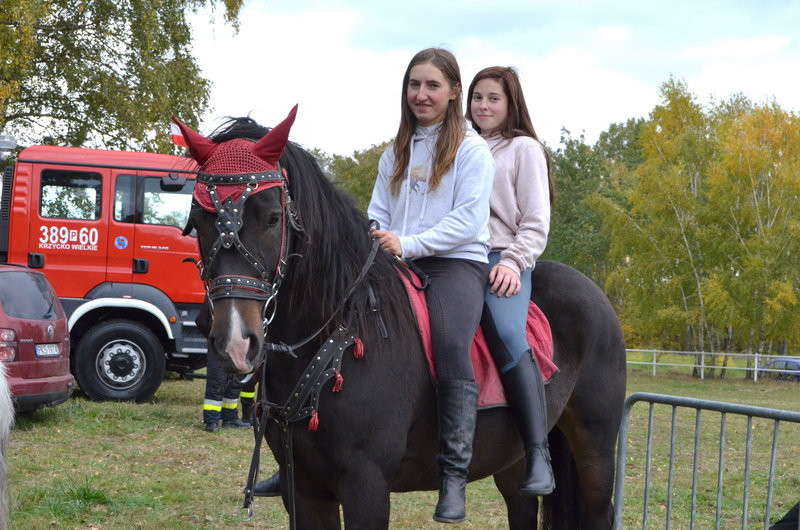 Hula hop na bukówieckim Hubertusie (zdjęcia)
