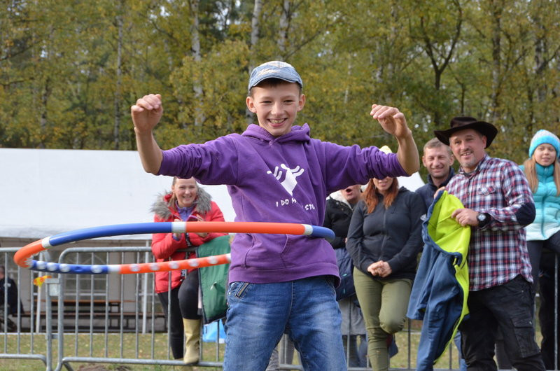 Hula hop na bukówieckim Hubertusie (zdjęcia)