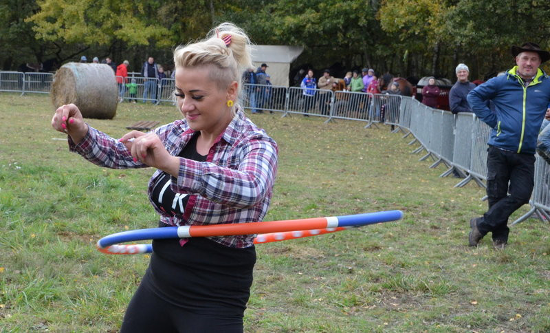 Hula hop na bukówieckim Hubertusie (zdjęcia)