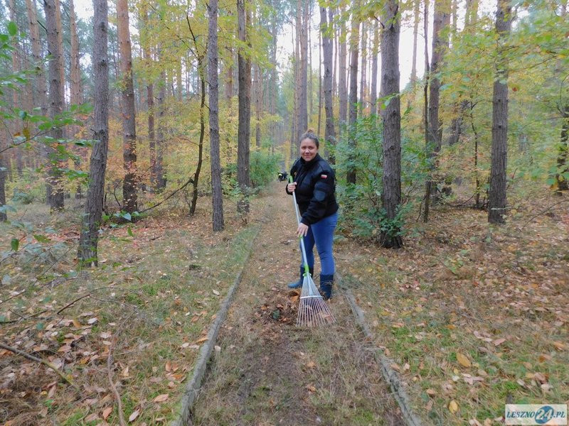 Strażacy uporządkowali miejsce pamięci (zdjęcia)