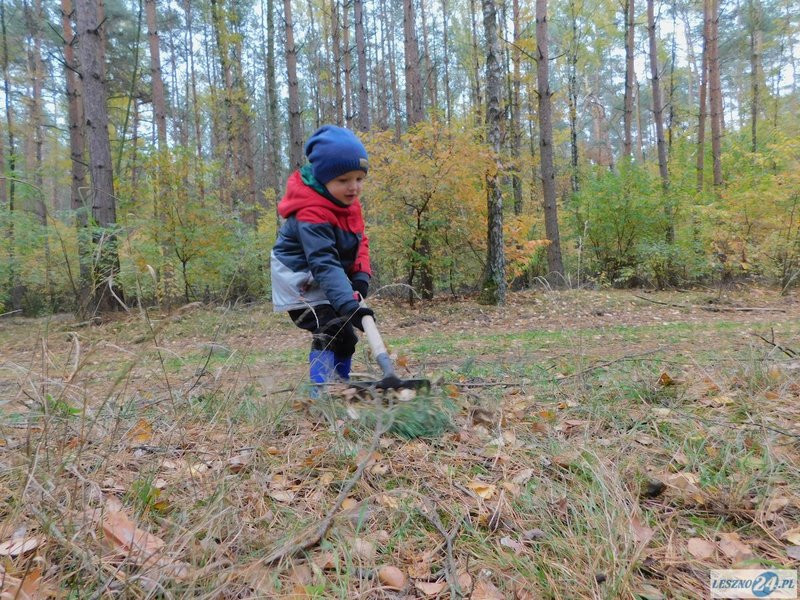 Strażacy uporządkowali miejsce pamięci (zdjęcia)