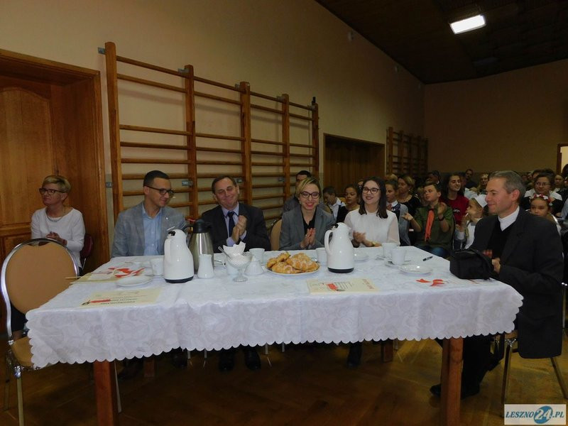 Śpiewali piosenki patriotyczne (zdjęcia)