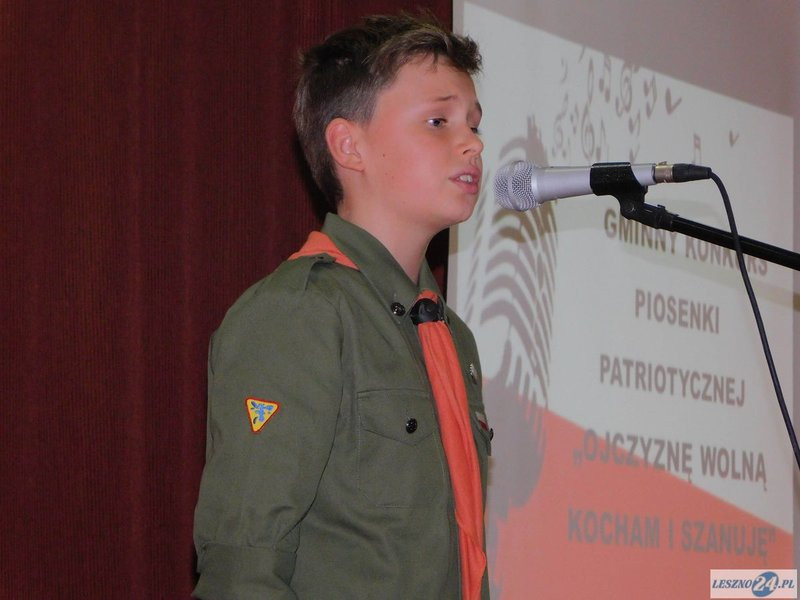 Śpiewali piosenki patriotyczne (zdjęcia)
