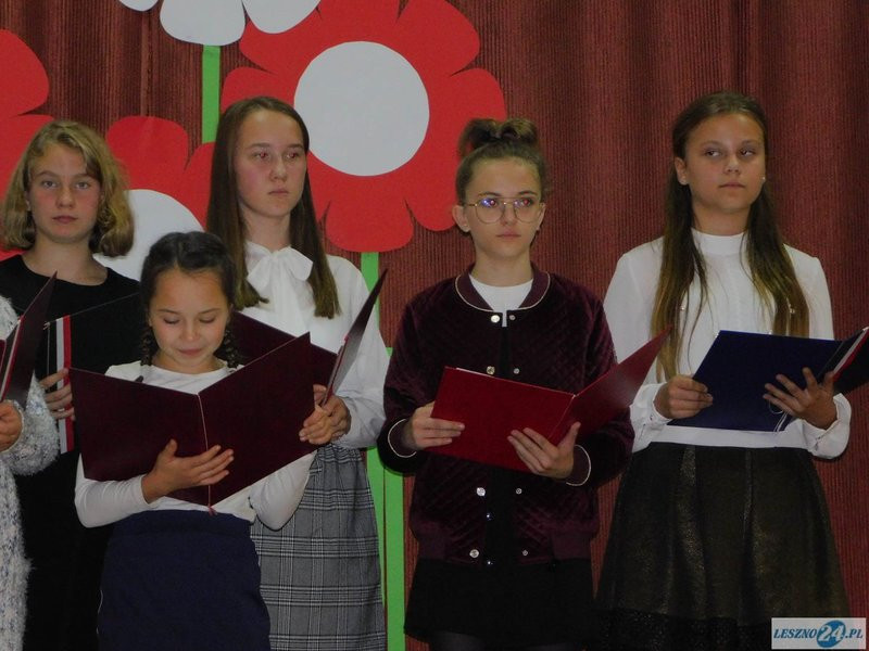 Śpiewali piosenki patriotyczne (zdjęcia)