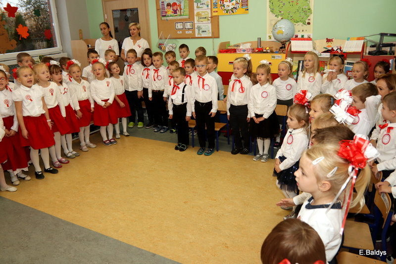 Biało-czerwona akademia w PM 13 (zdjęcia)
