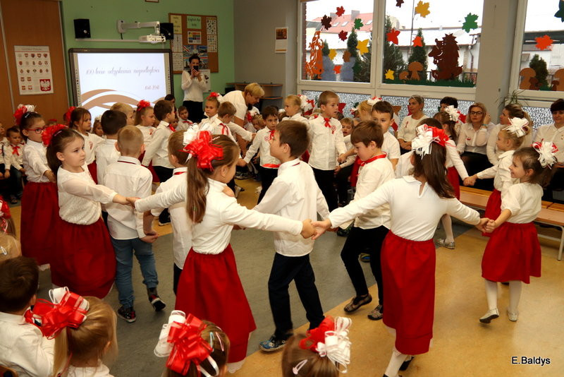 Biało-czerwona akademia w PM 13 (zdjęcia)