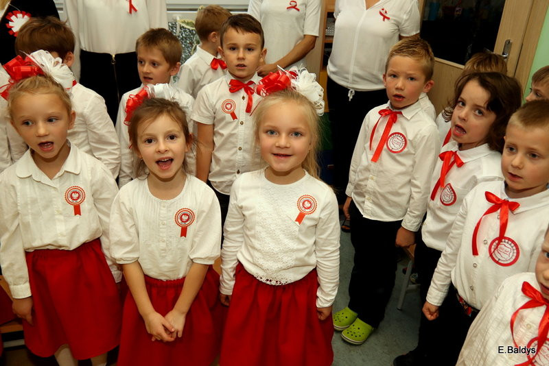 Biało-czerwona akademia w PM 13 (zdjęcia)