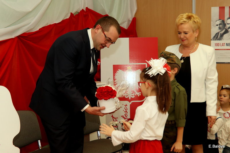 Biało-czerwona akademia w PM 13 (zdjęcia)