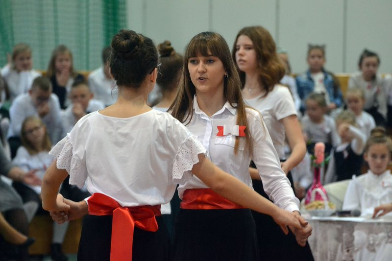 Patriotycznie w Nowym Belęcinie (zdjęcia)