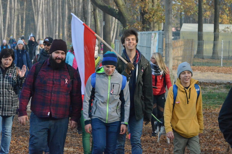 200 piechurów wyruszyło z Boszkowa (zdjęcia)