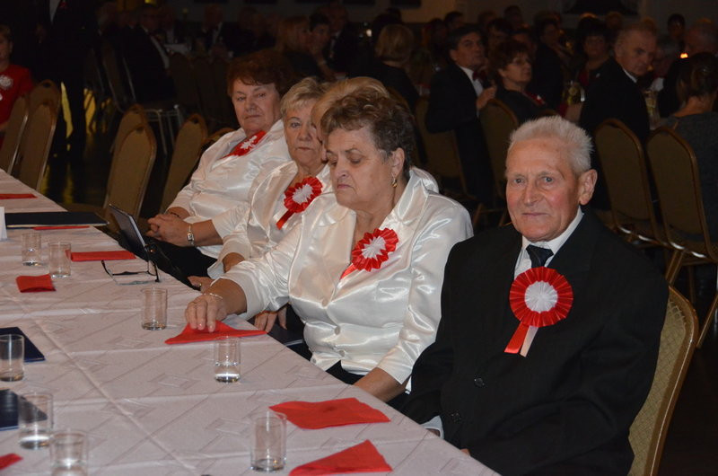 Patriotyczne śpiewanie w Święciechowie (zdjęcia)