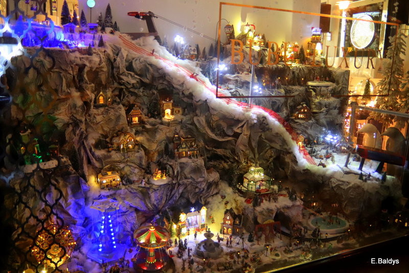 Zima zawitała na Świętokrzyską. Zobaczcie koniecznie (kilka zdjęć)