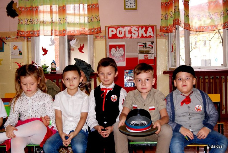 W Przedszkolu nr 6 rośnie Dąb Niepodległości (zdjęcia)