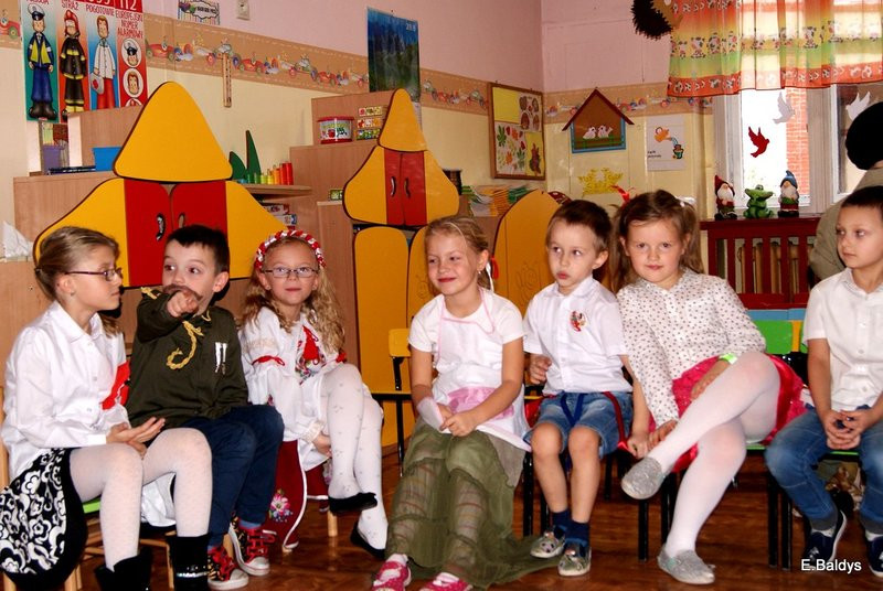 W Przedszkolu nr 6 rośnie Dąb Niepodległości (zdjęcia)