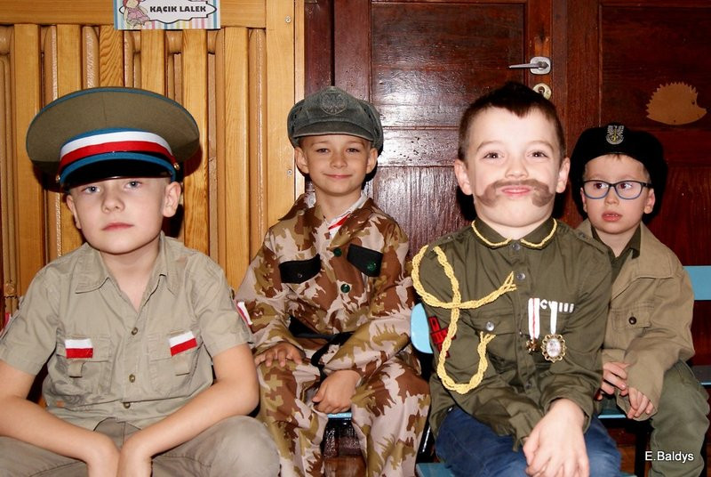 W Przedszkolu nr 6 rośnie Dąb Niepodległości (zdjęcia)