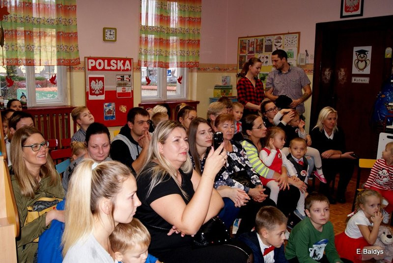 W Przedszkolu nr 6 rośnie Dąb Niepodległości (zdjęcia)