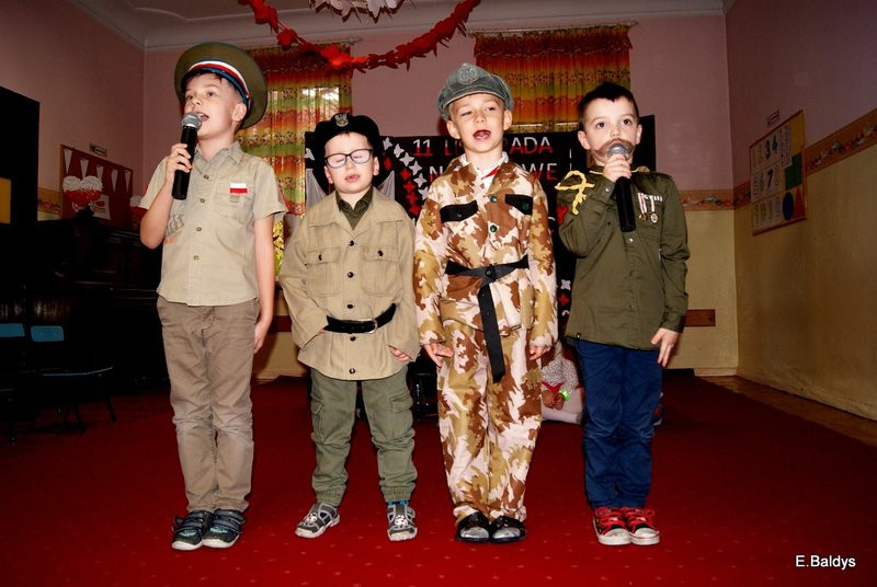 W Przedszkolu nr 6 rośnie Dąb Niepodległości (zdjęcia)