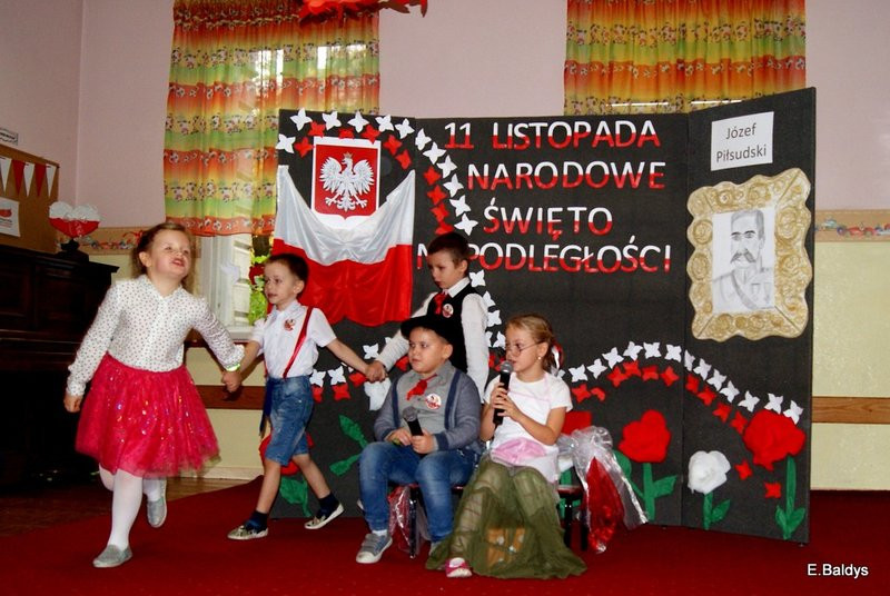 W Przedszkolu nr 6 rośnie Dąb Niepodległości (zdjęcia)