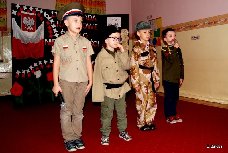 W Przedszkolu nr 6 rośnie Dąb Niepodległości (zdjęcia)