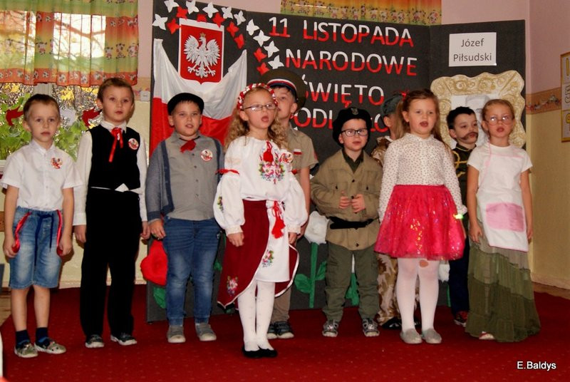 W Przedszkolu nr 6 rośnie Dąb Niepodległości (zdjęcia)