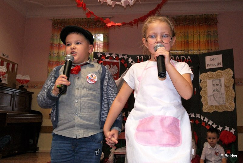 W Przedszkolu nr 6 rośnie Dąb Niepodległości (zdjęcia)