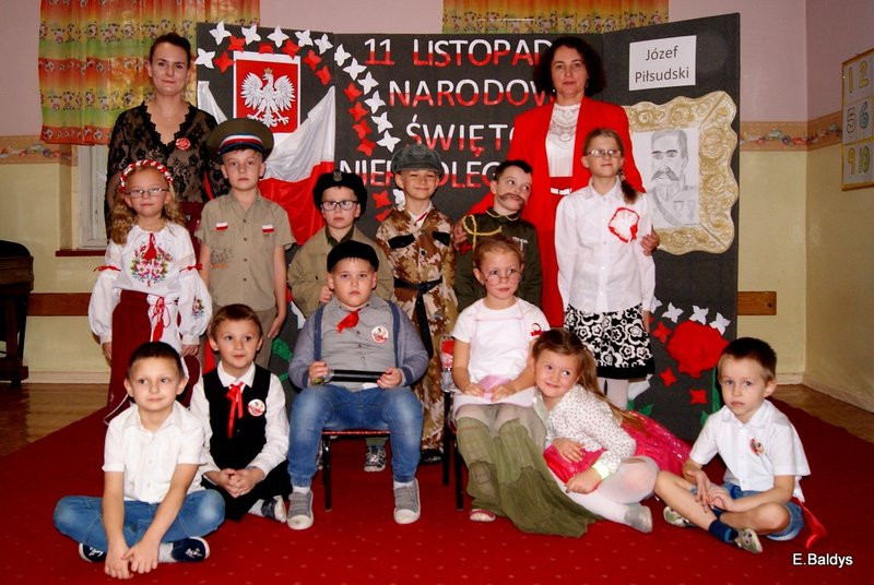 W Przedszkolu nr 6 rośnie Dąb Niepodległości (zdjęcia)