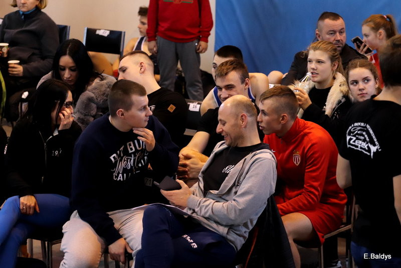 Pamiętają o trenerze (zdjęcia)