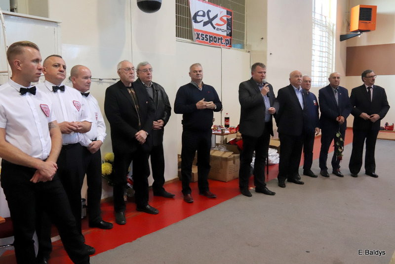 Pamiętają o trenerze (zdjęcia)