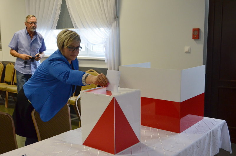 Święciechowa: odmłodzona Rada Gminy już pracuje (zdjęcia)
