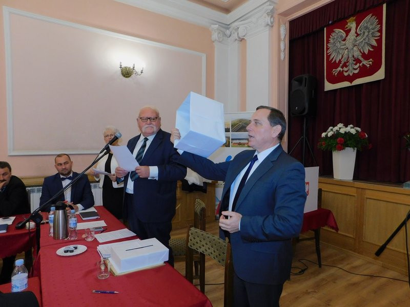 Rydzyna: radni po pierwszej sesji (zdjęcia)