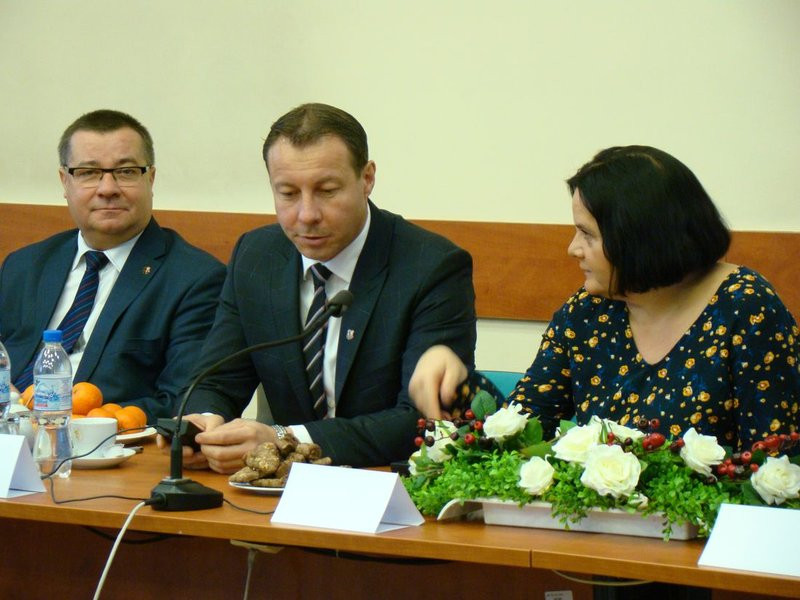 Apel prezydenta: pracujmy bez polityki! (zdjęcia)