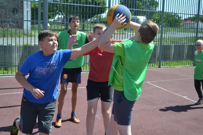 W Garzynie grali w streetballa (kilka zdjęć)