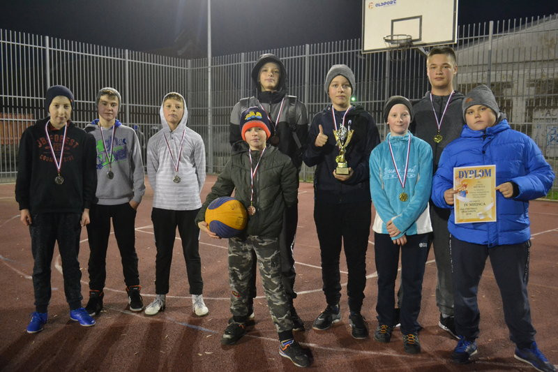 W Garzynie grali w streetballa (kilka zdjęć)