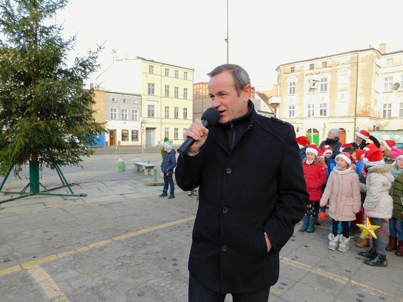 Dzieci ubrały choinkę (zdjęcia)