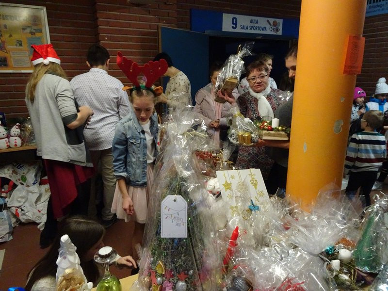 W Lesznie dzielą się dobrem (zdjęcia)