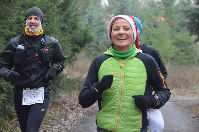 Wigilijni maratończycy zaliczyli 42 km po lasach (zdjęcia)