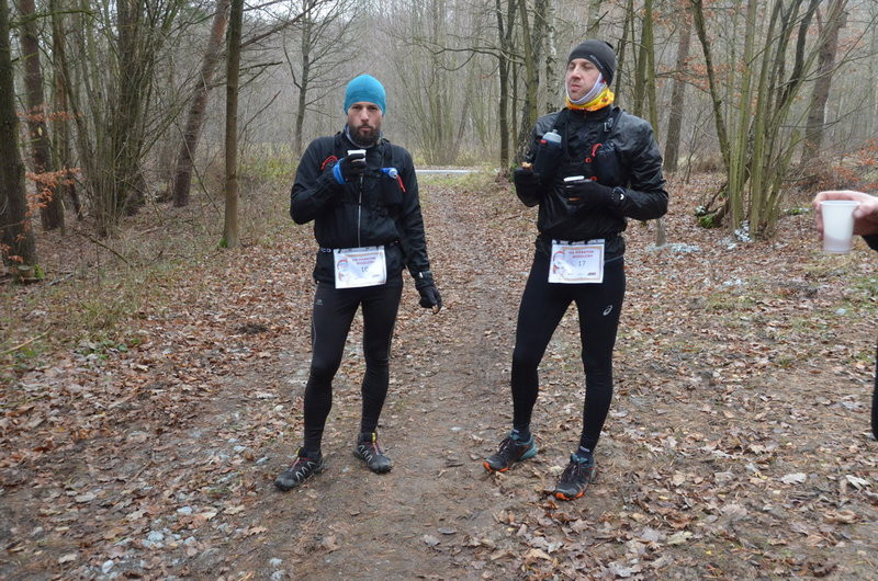 Wigilijni maratończycy zaliczyli 42 km po lasach (zdjęcia)