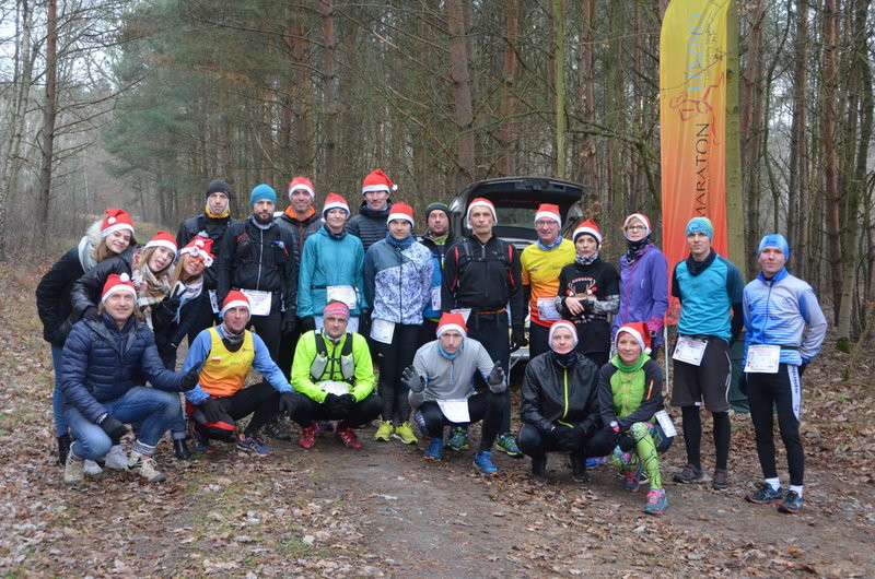 Wigilijni maratończycy zaliczyli 42 km po lasach (zdjęcia)