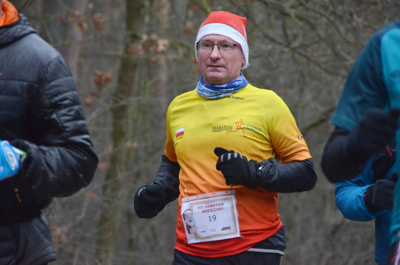 Wigilijni maratończycy zaliczyli 42 km po lasach (zdjęcia)
