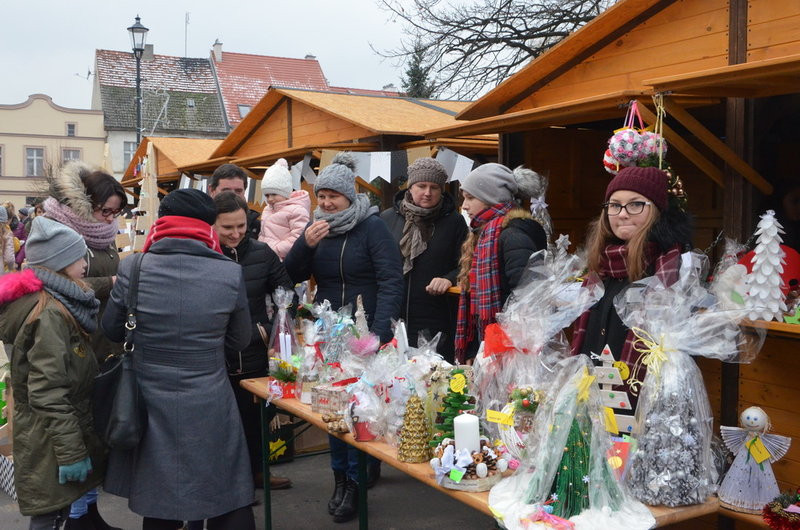 Zapachniało świętami na osieckim Rynku (zdjęcia)